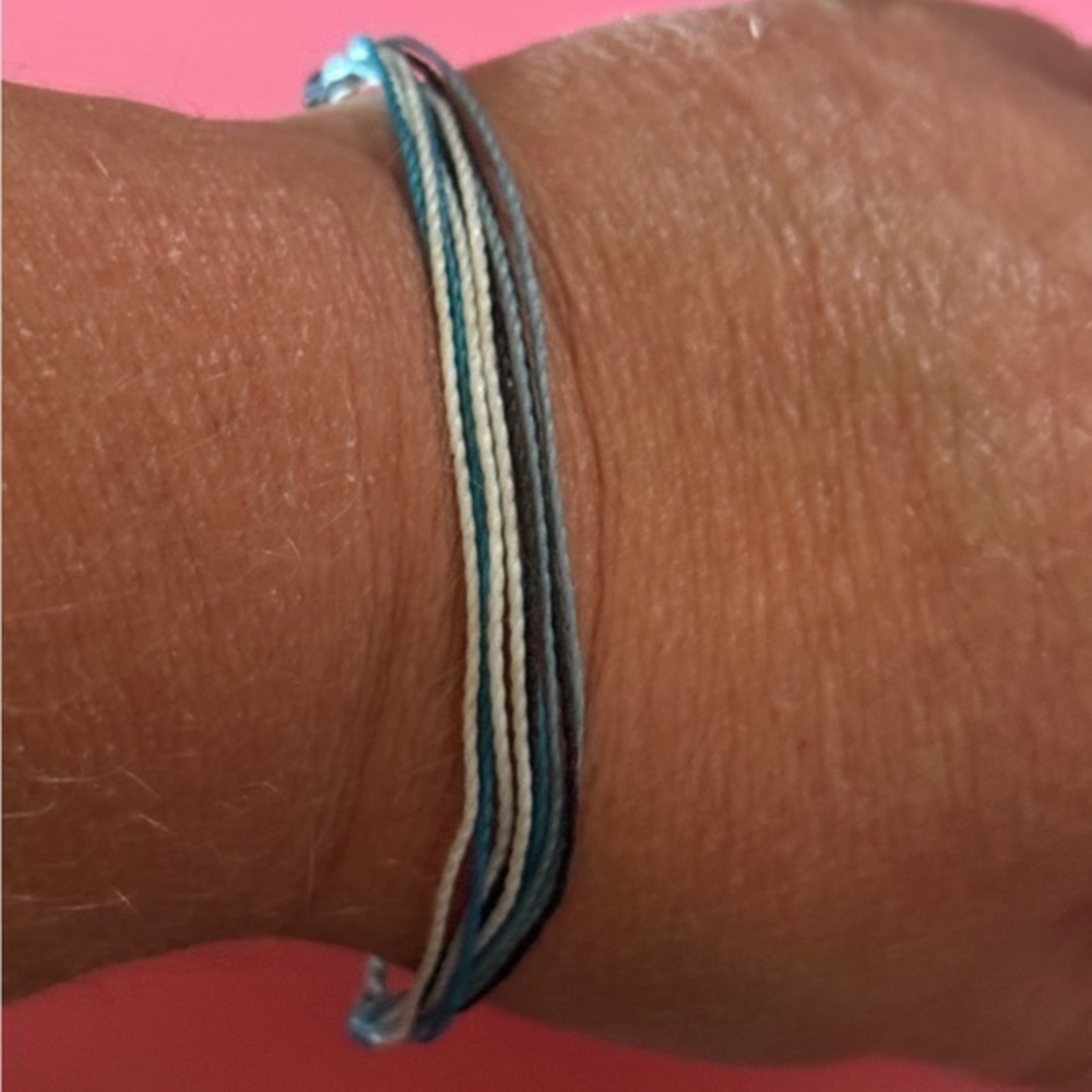 Pure Vida Multicolor String Bracelet